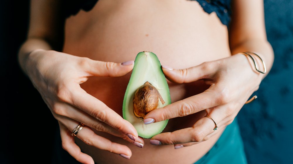 Berbagai manfaat konsumsi alpukat saat hamil